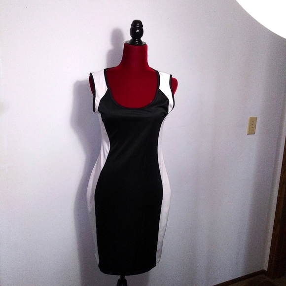 Black & White Sleeveless Bodycon Sheath Sz XL - Picture 1 of 3